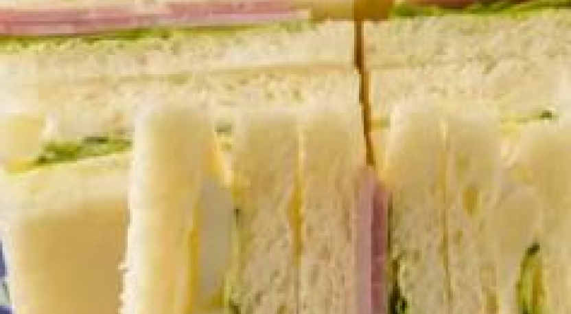 Triple palta, tomate y huevo